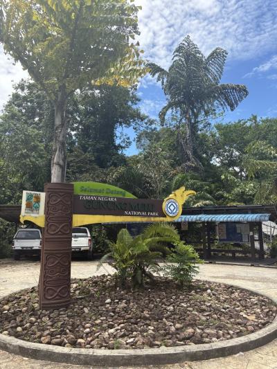 初めてのボルネオ島と久々のクアラルンプール-ムル編