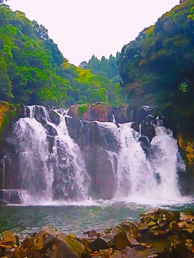 宮崎残暑16 　関之尾滝（幅40m/落差18m）小雨の大滝　☆溶結凝灰岩の柱状節理‐甌穴群
