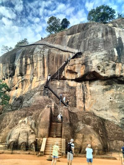 スリランカ ダンブッラ石窟寺院を観光 シギリアロックから日の出 Day5~6