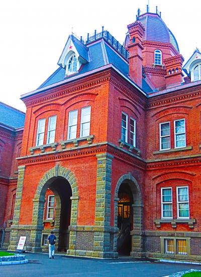 札幌爽秋-7 北海道庁旧本庁舎(国‐重要文化財)☆赤レンガ壁 八角塔屋 大改修工事終え