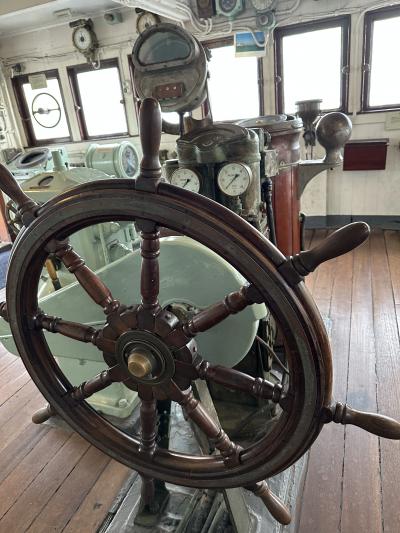 横須賀港で、潜水艦や戦艦三笠をみて、過去と現在を感じる