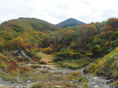 色づく裏磐梯へその1　秋色の磐梯山登山編