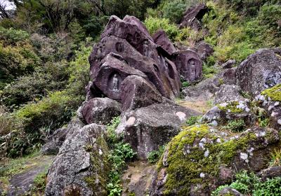 元箱根石仏群