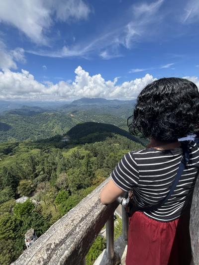 GWスリランカ⑦　リアルカリンの塔、アンブルワワタワーに立ち寄ってからヌワラエリヤへ