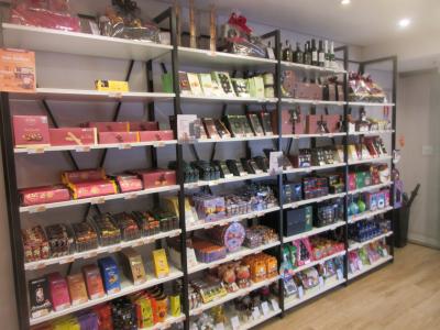 ベッドを買いに行き、帰りにカカオショー