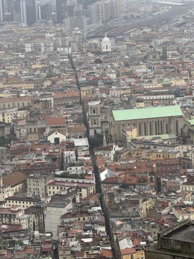 (8)＊ 2024年1月12日～2月9日《伊・仏・西　1ヶ月間シニア旅》⑧ナポリ ヴォメロの丘、サンテルモ城へ…