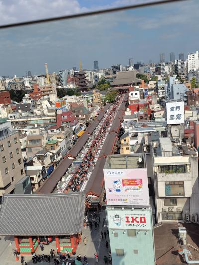 浅草寺とスカイツリーを向かいにある8階建ての浅草文化観光センターから見たい！！その１