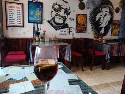 【6】サパ2泊：ホットワインとレイ・チャールズだろ？　9km歩いて黒モン族村へ戻る(中国脱出30泊の11～13日目)