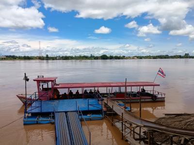 2025夏 タイ・ラオス(2)船で国境越え_ブンカーンからパークサン