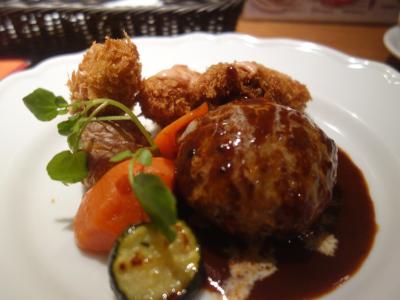 大名古屋ビルヂィングでおいしいハンバーグをいただきました。