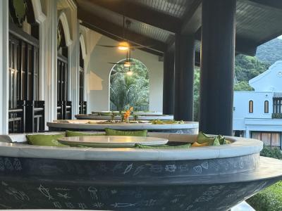 2025 ベトナム インターコンチネンタルダナン シトロンのノンラーシートでバースデーディナー