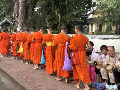 女ひとり2泊4日で欲張りハノイ＆ルアンパバーン【2】ルアンパバーン街歩き＋クアンシーの滝