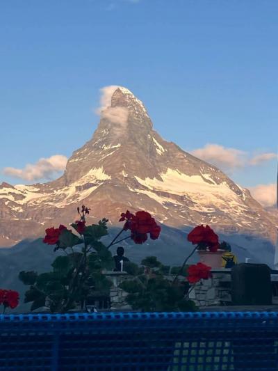 氷河が消える前に～夏のスイスアルプス2025⑩　おはよう、朝のマッターホルン