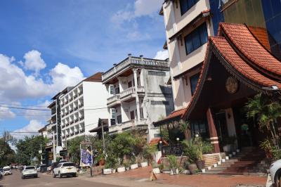 ラオス「行った所・見た所」ビエンチャン市街のサイソムブーンホテルとソクディシティホテルに宿泊