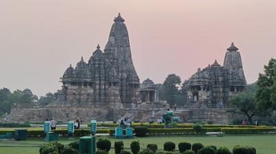 2025NOV　インドカジュラホ　エロチックな彫刻を見に行く