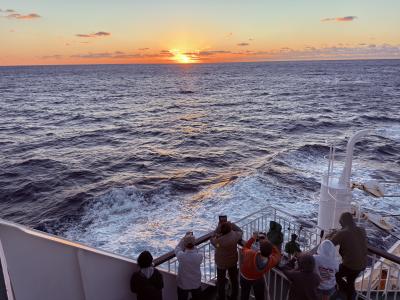 小笠原諸島 観光最終日(東京 竹芝ふ頭ターミナル到着後、飛行機にて沖縄へ移動)