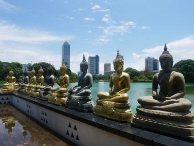 GWスリランカ⑪　最後のコロンボ観光前半はお寺巡りでジェフリー・バワ建築のお寺へ