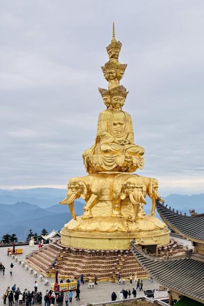 2025.11　成都 楽山大仏、峨眉山