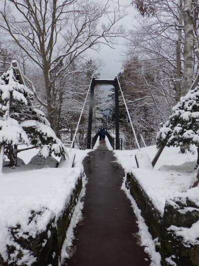 湧き水コーヒーと小樽の回転寿司、ルタオの甘い一杯