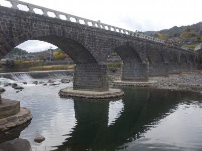 耶馬渓橋をみる。大正時代の土木遺産です。オランダ橋ともよばれます。