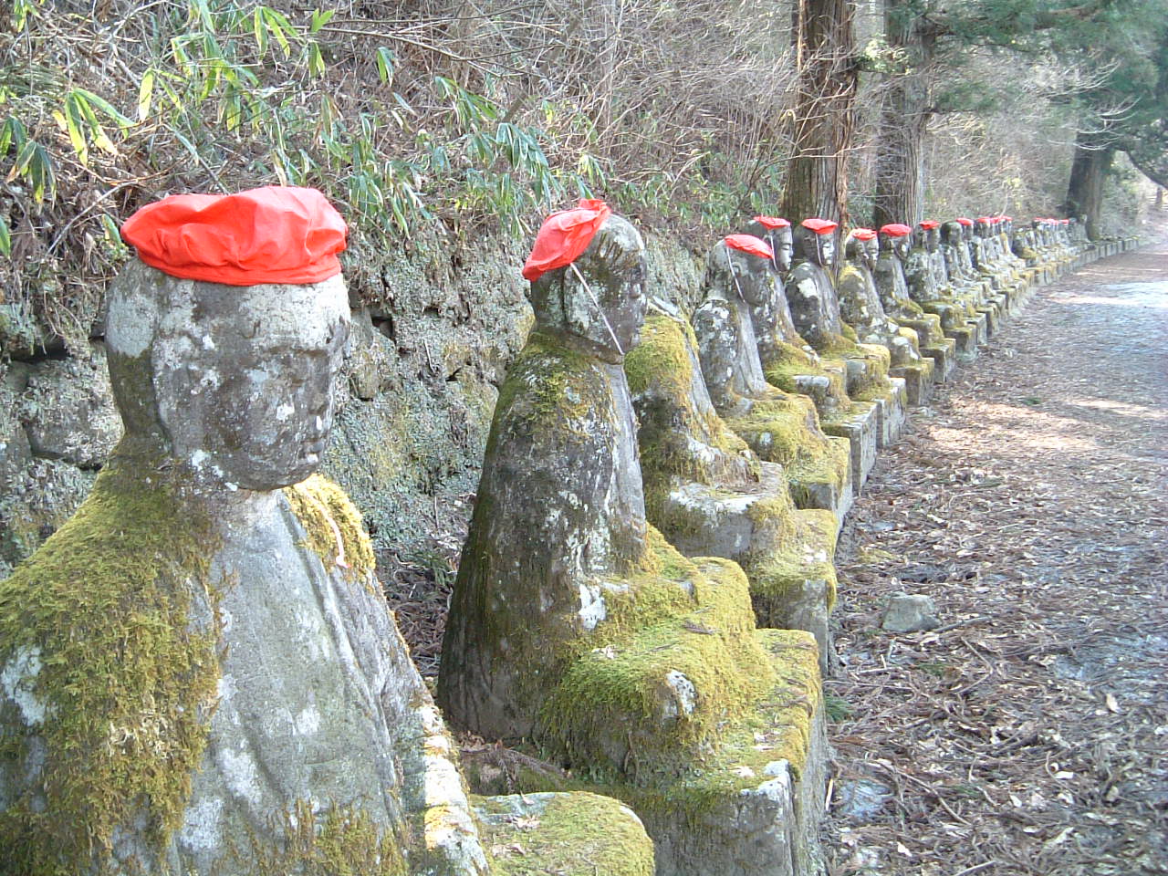 並び地蔵 化け地蔵 含満ヶ淵 かんまんがふち 栃木県日光市 栃木県の旅行記 ブログ By しんちゃんさん フォートラベル