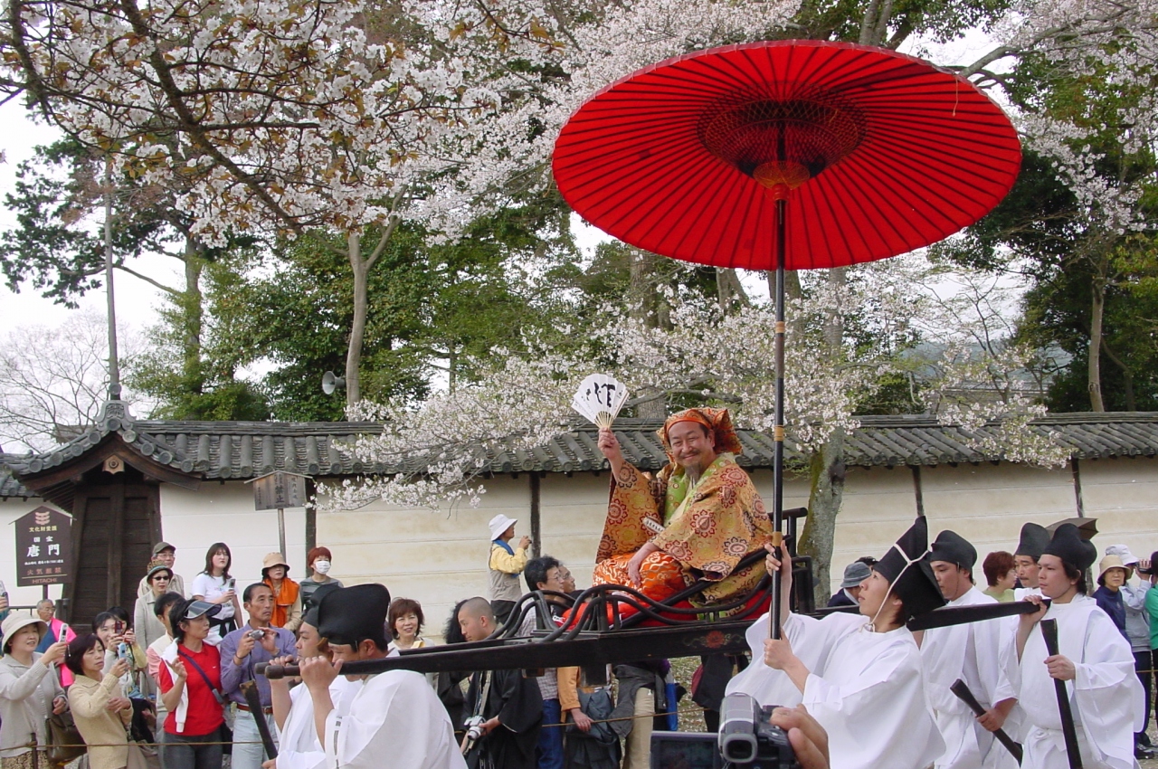 豊太閤花見行列の日とは知らなんだ ヾ 醍醐寺 05年4月10日 伏見 京都 の旅行記 ブログ By Midnight Mamyさん フォートラベル 豊太閤花見行列の日とは知らなんだ ヾ 醍醐寺 05年4月10日 伏見 京都 の旅行記 ブログ By Midnight Mamyさん フォートラベル