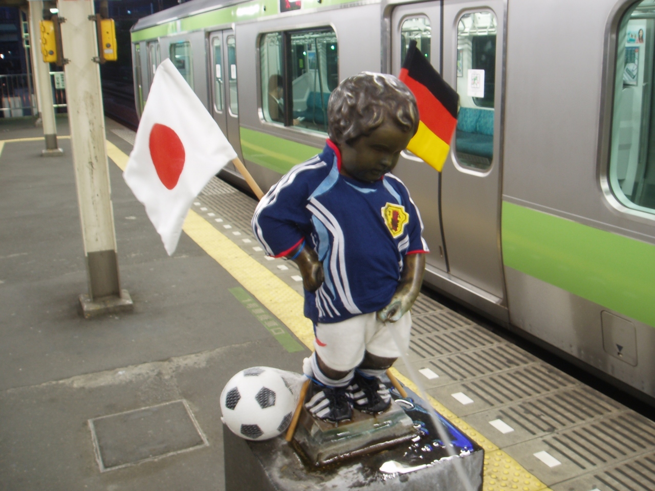 小便小僧 用足ししながら ガンバレ日本 浜松町 竹芝 東京 の旅行記 ブログ By ひでぽんさん フォートラベル 小便小僧 用足ししながら ガンバレ日本 浜松町 竹芝 東京 の旅行記 ブログ By ひでぽんさん フォートラベル