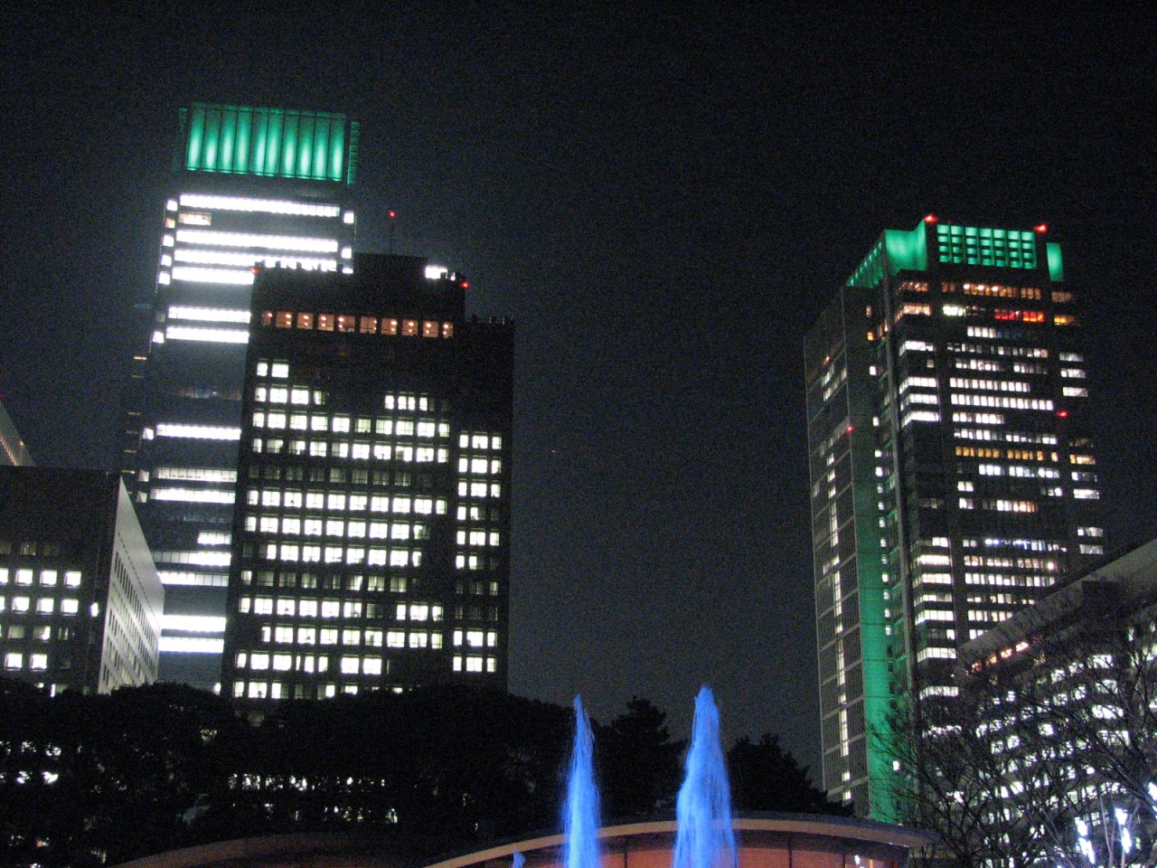 師走の東京の風景その 光都東京 ｌｉｇｈｔｏｐｉａ ２ 丸の内ビル 新丸の内ビルのエメラルドクラウン景観照明 丸の内 大手町 八重洲 東京 の旅行記 ブログ By Tsunetaさん フォートラベル