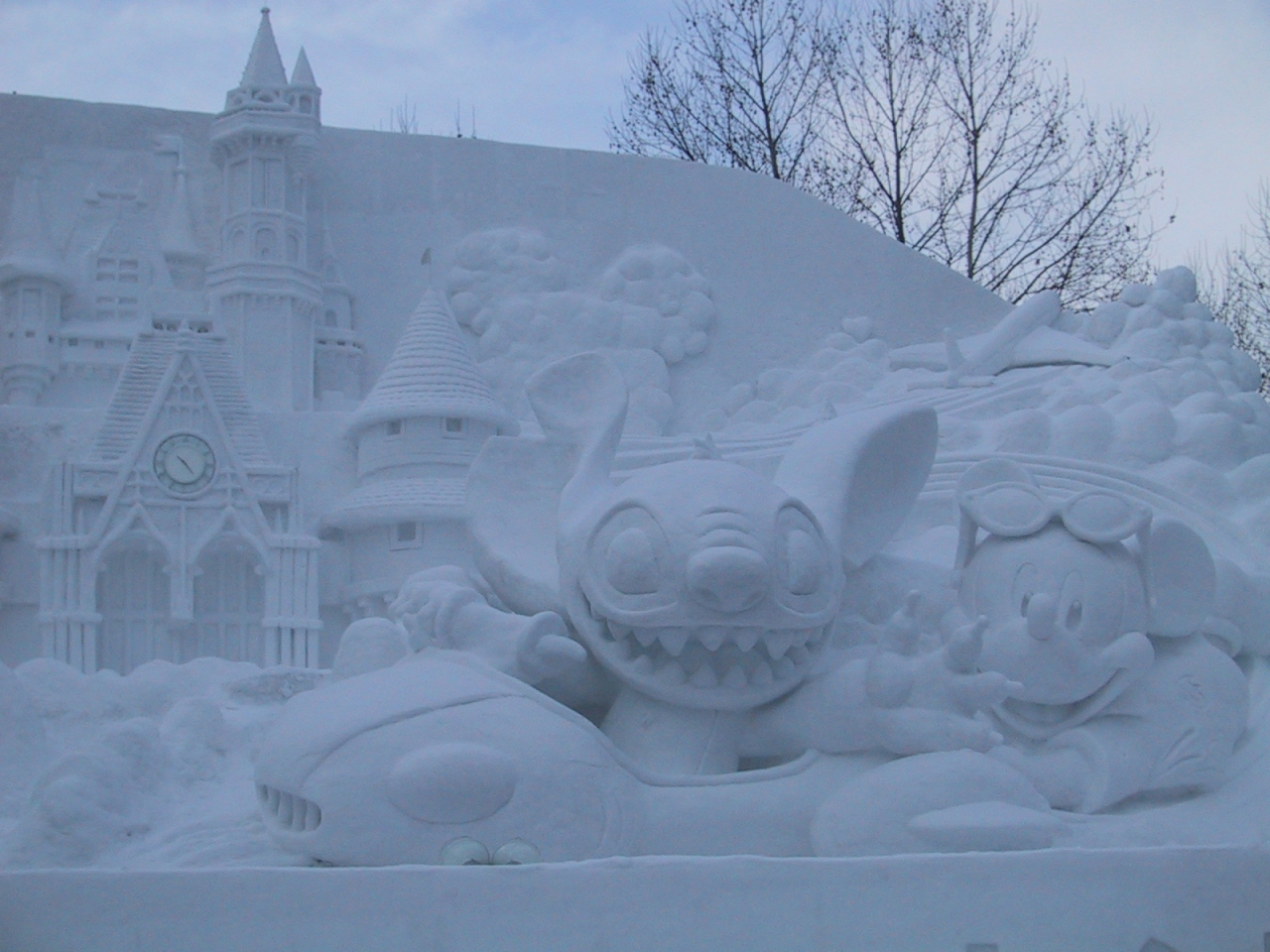 札幌雪まつりにスティッチとミッキーが 札幌 北海道 の旅行記 ブログ By ハムスターさん フォートラベル