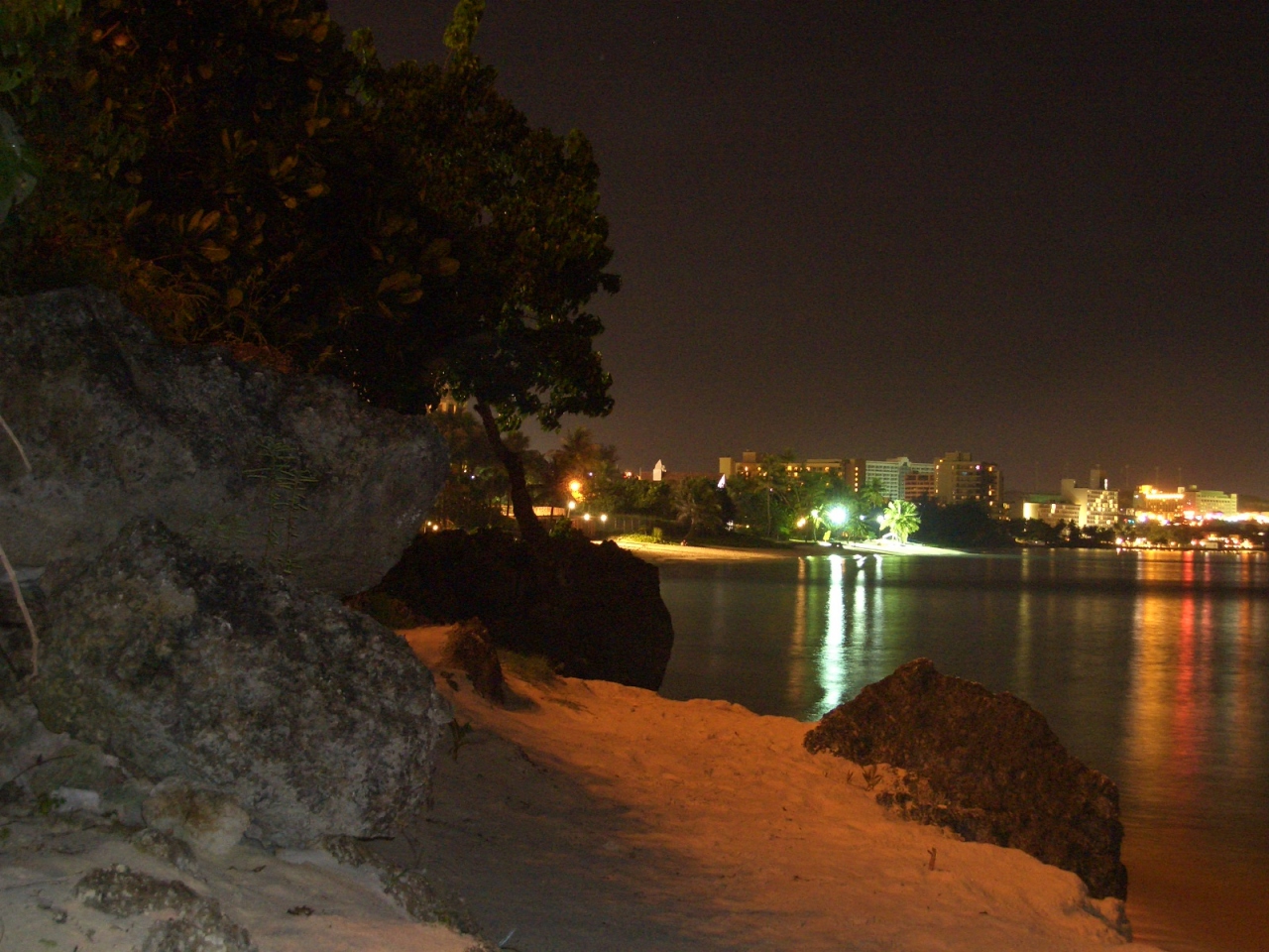 グアムその 夜のビーチを歩きながら グアム グアム の旅行記 ブログ By Logmap Toshiさん フォートラベル