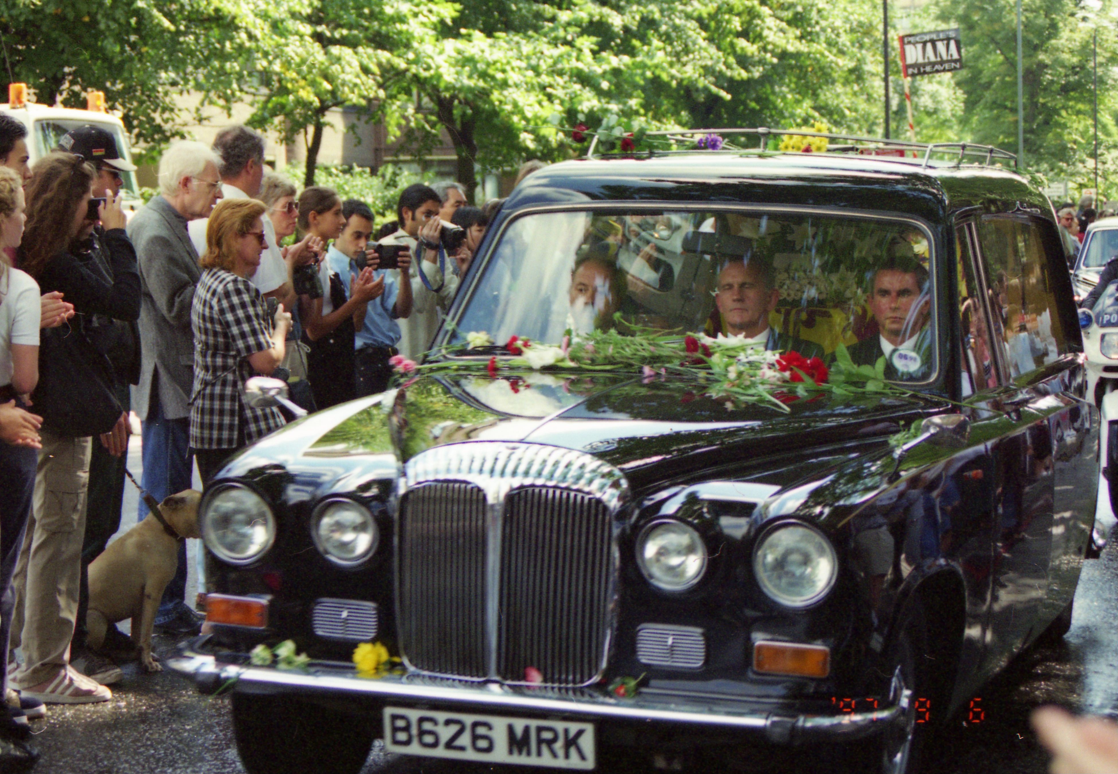 Funeral Of Diana Princess Of Wales ダイアナ元皇太子妃の葬儀 ロンドン イギリス の旅行記 ブログ By Madeiraさん フォートラベル Funeral Of Diana Princess Of Wales ダイアナ元皇太子妃の葬儀 ロンドン イギリス の旅行記 ブログ By Madeiraさん フォートラベル