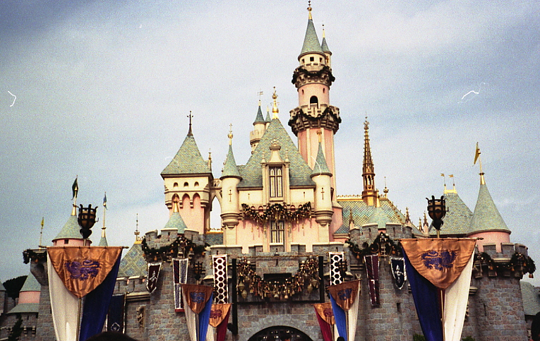 人気が高い 建設中のディズニーランド写真集 アメリカ grupomariategui
