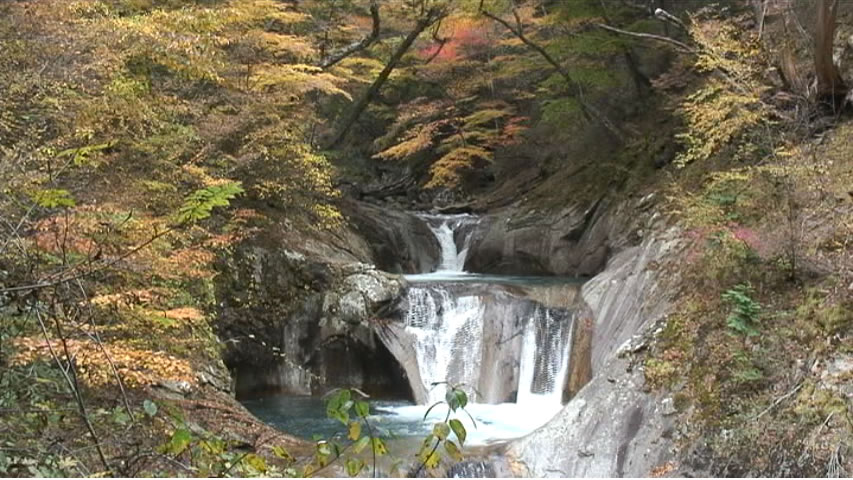 動画あり 西沢渓谷 七ツ釜五段の滝の紅葉 山梨市 山梨県 の旅行記 ブログ By ソーラーキングさん フォートラベル