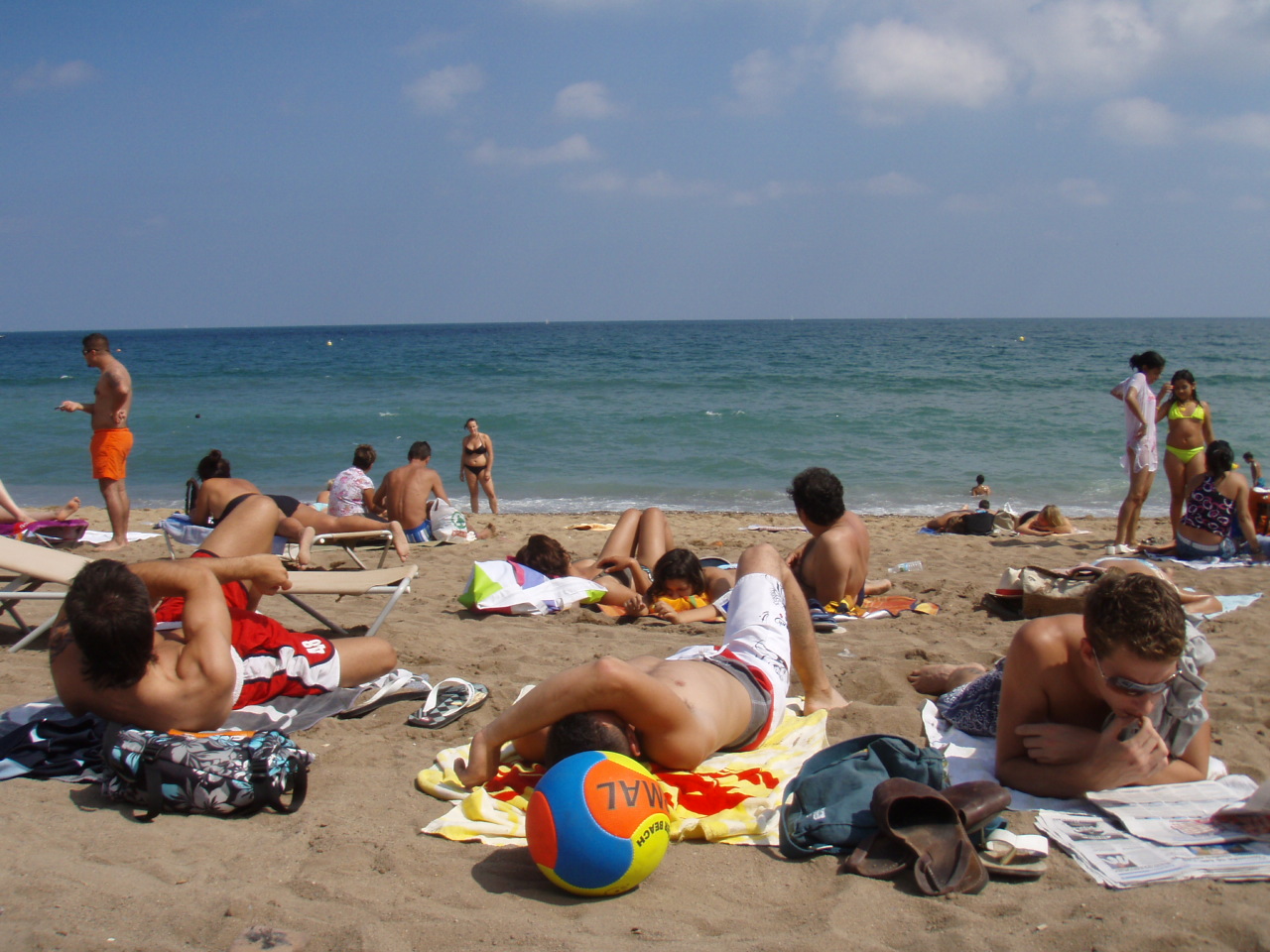 行くとこ無くてビーチ バルセロナ Barcelonaとゲイの街シッチェスsitges シッチェス スペイン の旅行記 ブログ By ストロベリージャムさん フォートラベル