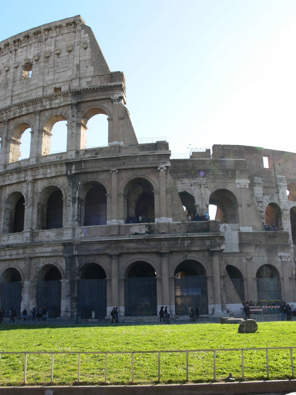 1泊2日 ローマの旅 朝のコロッセオ ローマ イタリア の旅行記 ブログ By Bebetomoさん フォートラベル