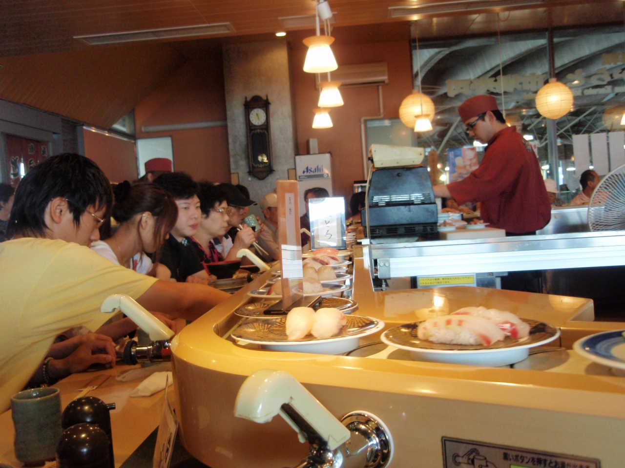 唐戸市場で回転寿司を食べました 下関 山口県 の旅行記 ブログ By Akiyochanさん フォートラベル