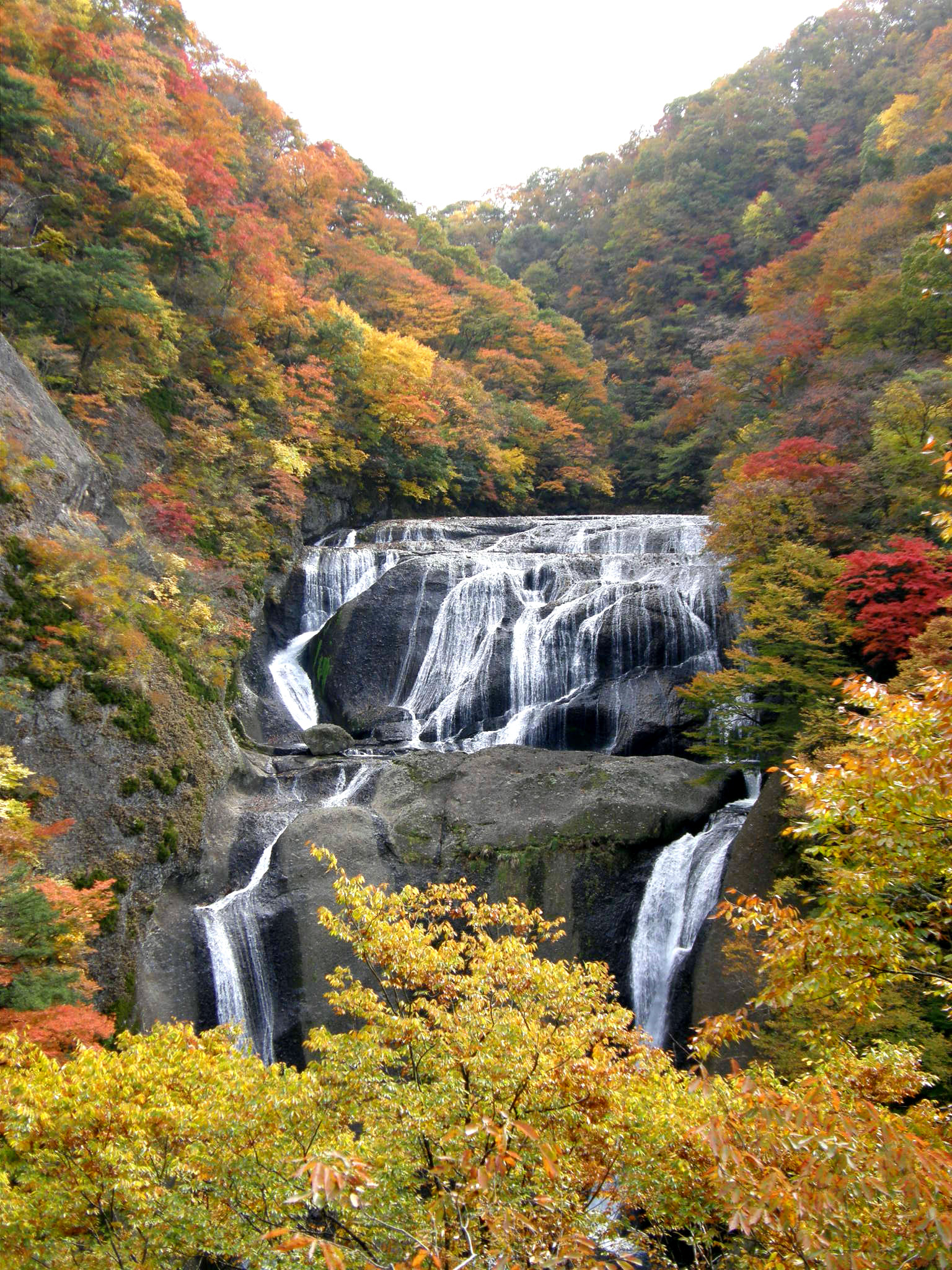 日本三名瀑 袋田の滝の紅葉 茨城県の旅行記 ブログ By J Ryuさん フォートラベル 日本三名瀑 袋田の滝の紅葉 茨城県の旅行記 ブログ By J Ryuさん フォートラベル
