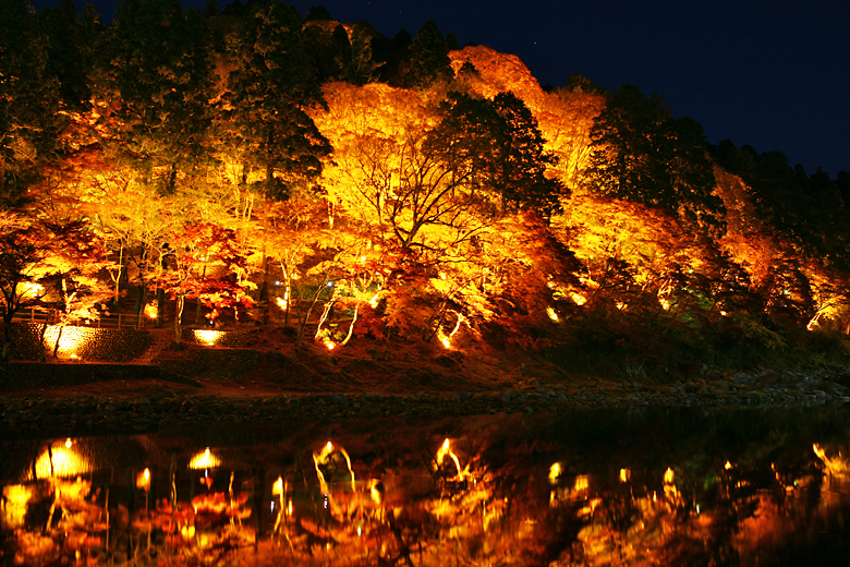 香嵐渓もみじまつり 幻想的なライトアップ 東海地区を代表する紅葉スポット 愛知県豊田市足助町 香嵐渓の紅葉 香嵐渓 白鷺温泉 笹戸温泉 愛知県 の旅行記 ブログ By Kuropisoさん フォートラベル 香嵐渓もみじまつり 幻想的なライトアップ 東海地区を代表する紅葉スポット 愛知県豊田市足助町 香嵐渓の紅葉 香嵐渓 白鷺温泉 笹戸温泉 愛知県 の旅行記 ブログ By Kuropisoさん フォートラベル