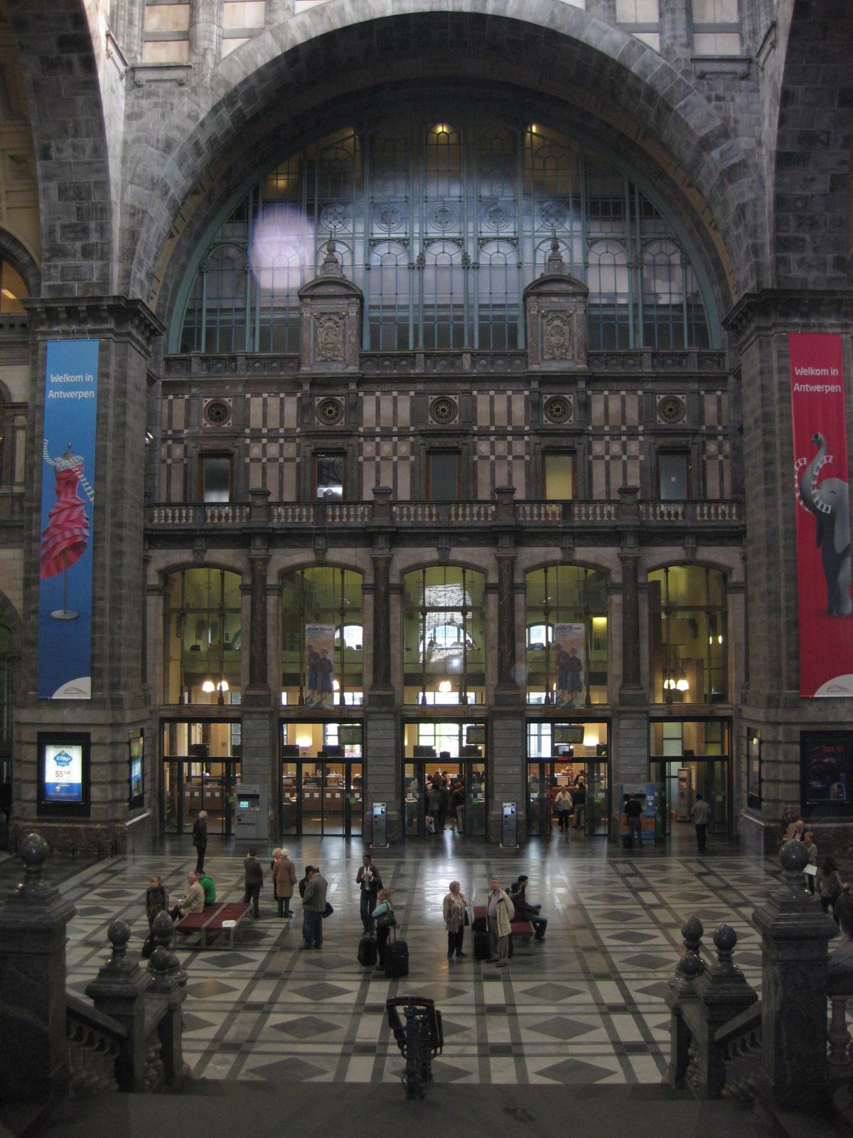 春のオランダ ベルギー花紀行9日間 6 アントワープ中央駅編 アントワープ ベルギー の旅行記 ブログ By Chicorinさん フォートラベル 春のオランダ ベルギー花紀行9日間 6 アントワープ中央駅編 アントワープ ベルギー の旅行記 ブログ By Chicorinさん フォートラベル