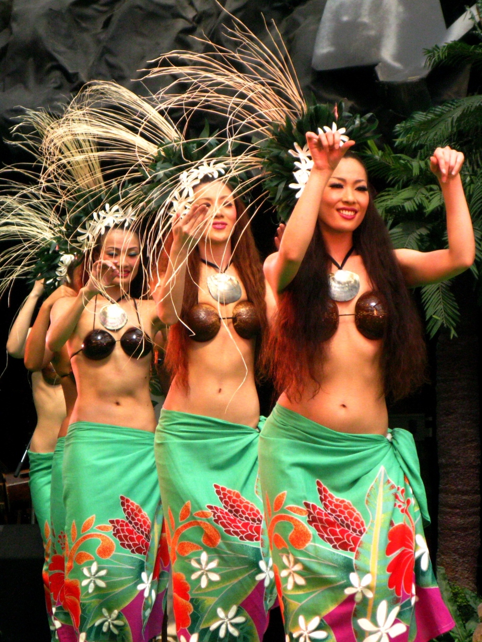 タヒチアン ダンス ポロリ - Best adult videos and photos