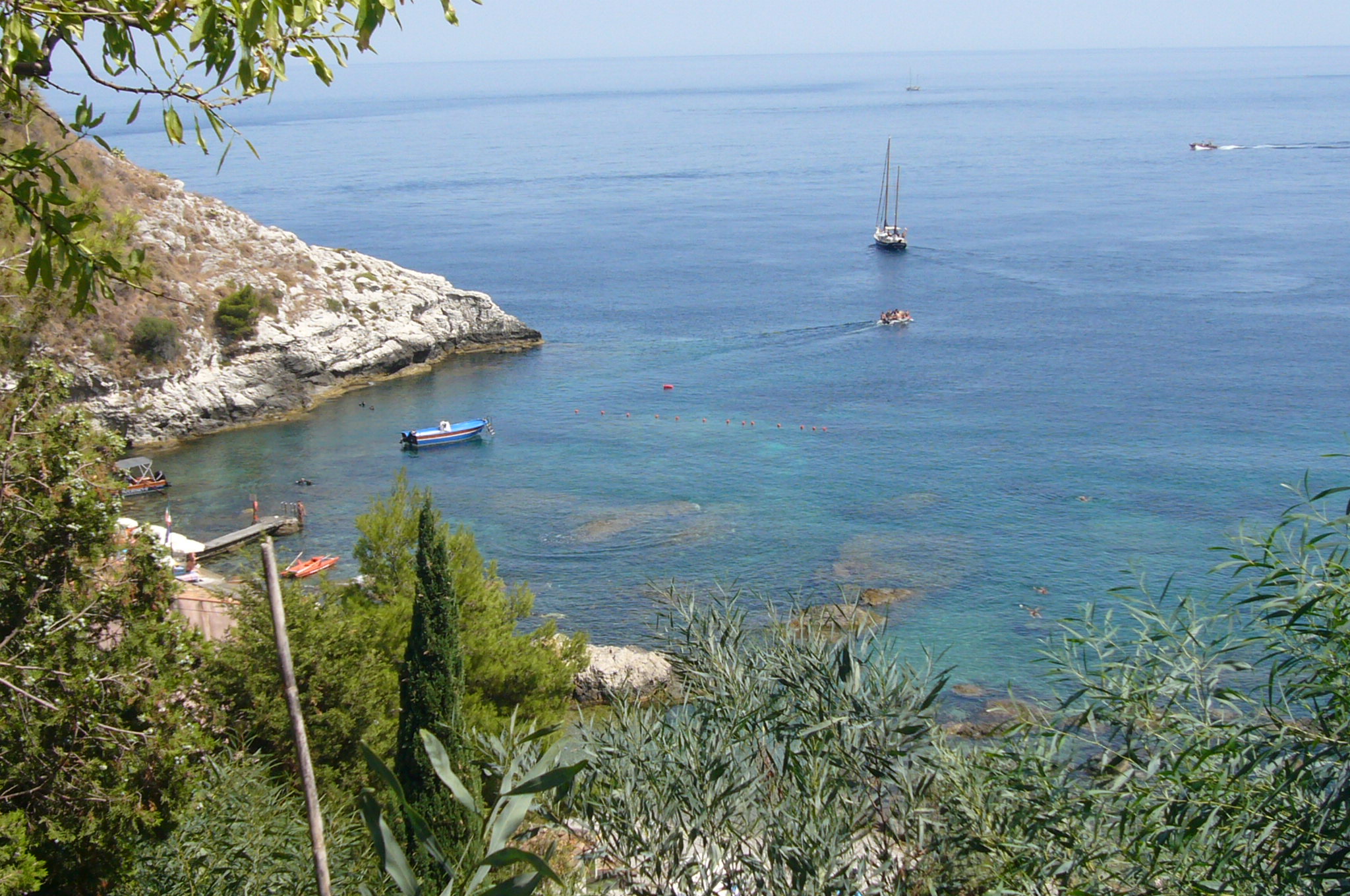シチリア島 食い倒れ新婚旅行 タオルミーナ編 ウンベルト1世通りで食べ歩き シチリア島 イタリア の旅行記 ブログ By Namisan733さん フォートラベル シチリア島 食い倒れ新婚旅行 タオルミーナ編 ウンベルト1世通りで食べ歩き シチリア島 イタリア の旅行記 ブログ By Namisan733さん フォートラベル