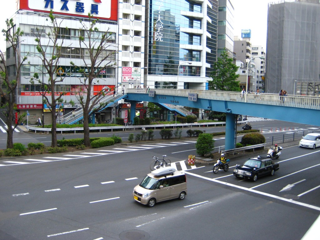 西新宿の歩道橋 新宿 東京 の旅行記 ブログ By おかかさん フォートラベル