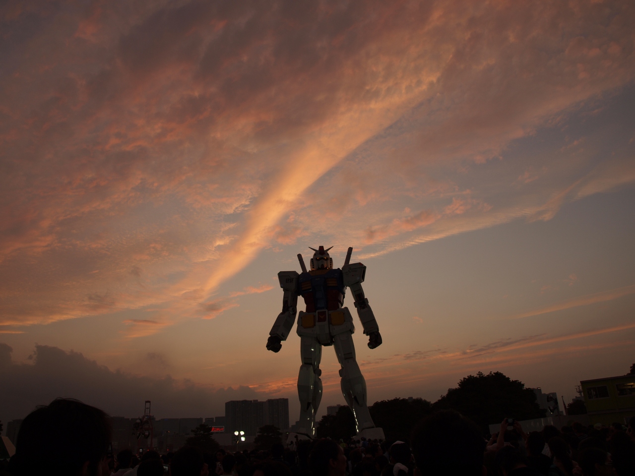 お台場ガンダム 夕焼け 夜景 お台場 東京 の旅行記 ブログ By Twosocksさん フォートラベル