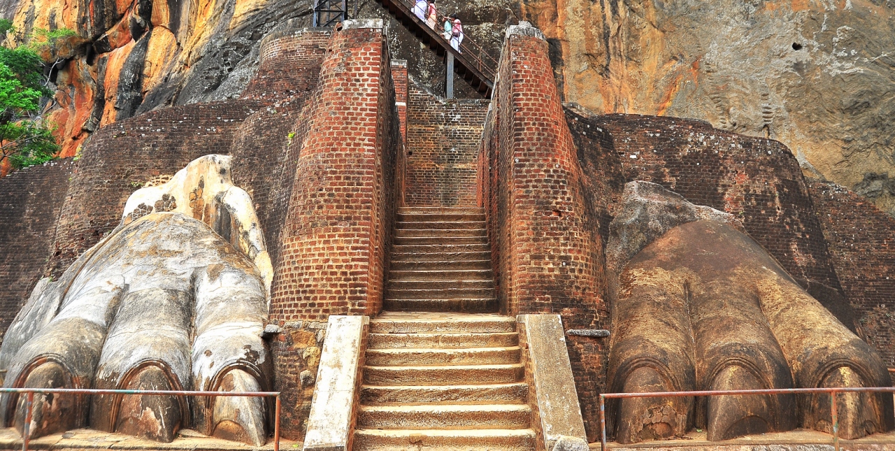 Sri Lanka 4 世界遺産シーギリヤの古代都市( 2 獅子の城門~頂上~下へ)