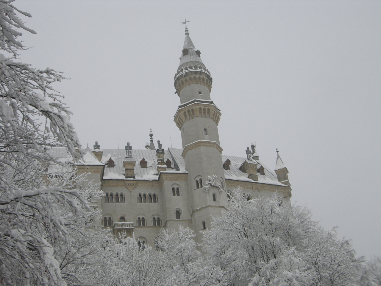初めてのヨーロッパ 天使に出会った雪景色のノイシュヴァンシュタイン城 フュッセン ドイツ の旅行記 ブログ By Ticaさん フォートラベル