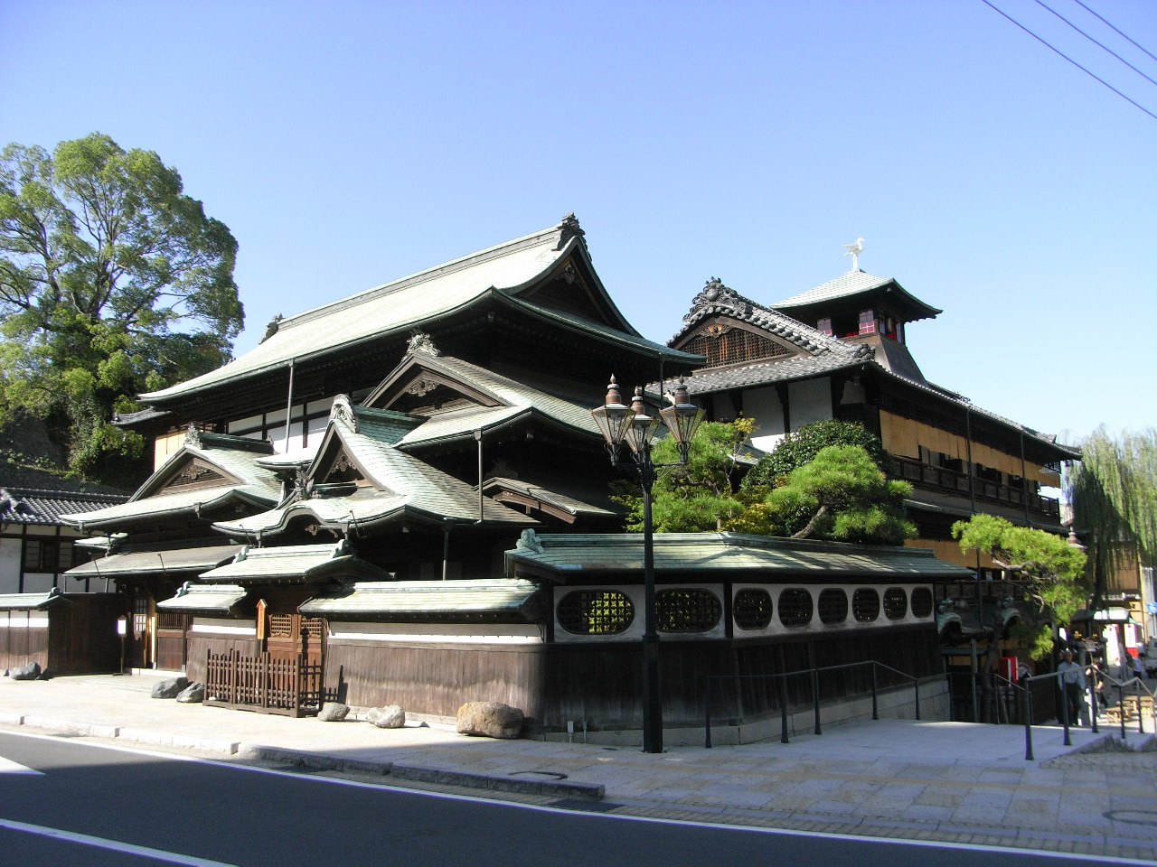 四国旅行記 3 風情ある温泉街 道後 道後温泉 愛媛県 の旅行記 ブログ By トモとアックさん フォートラベル 四国旅行記 3 風情ある温泉街 道後 道後温泉 愛媛県 の旅行記 ブログ By トモとアックさん フォートラベル