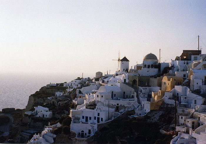 白亜の神殿 そして 青い海と空 ギリシャの旅 サントリーニ島 ギリシャ の旅行記 ブログ By Search Ethnicさん フォートラベル