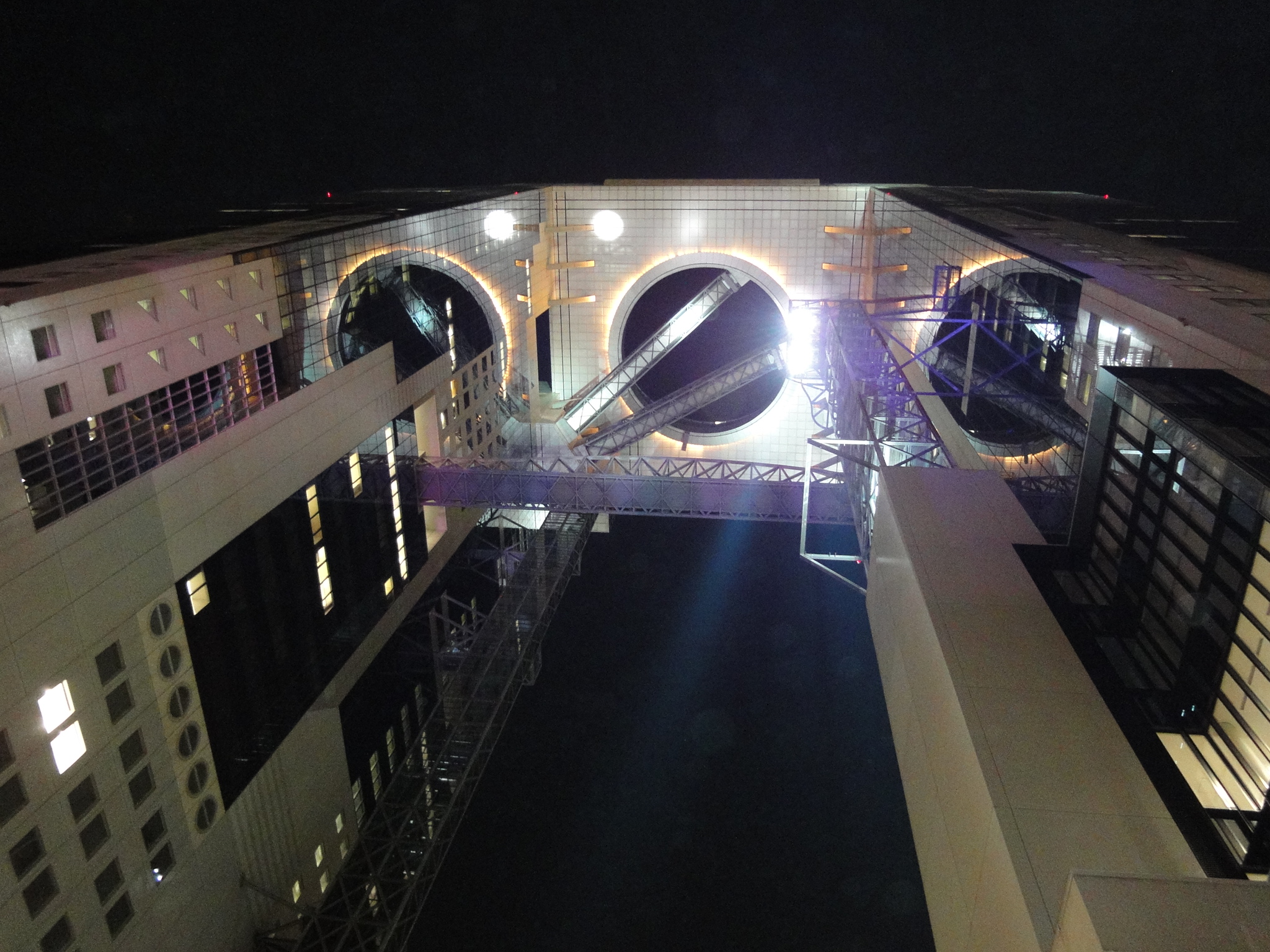 心斎橋と梅田のスカイビルに行ってきました キタ 大阪駅 梅田 大阪 の旅行記 ブログ By Dhcさん フォートラベル