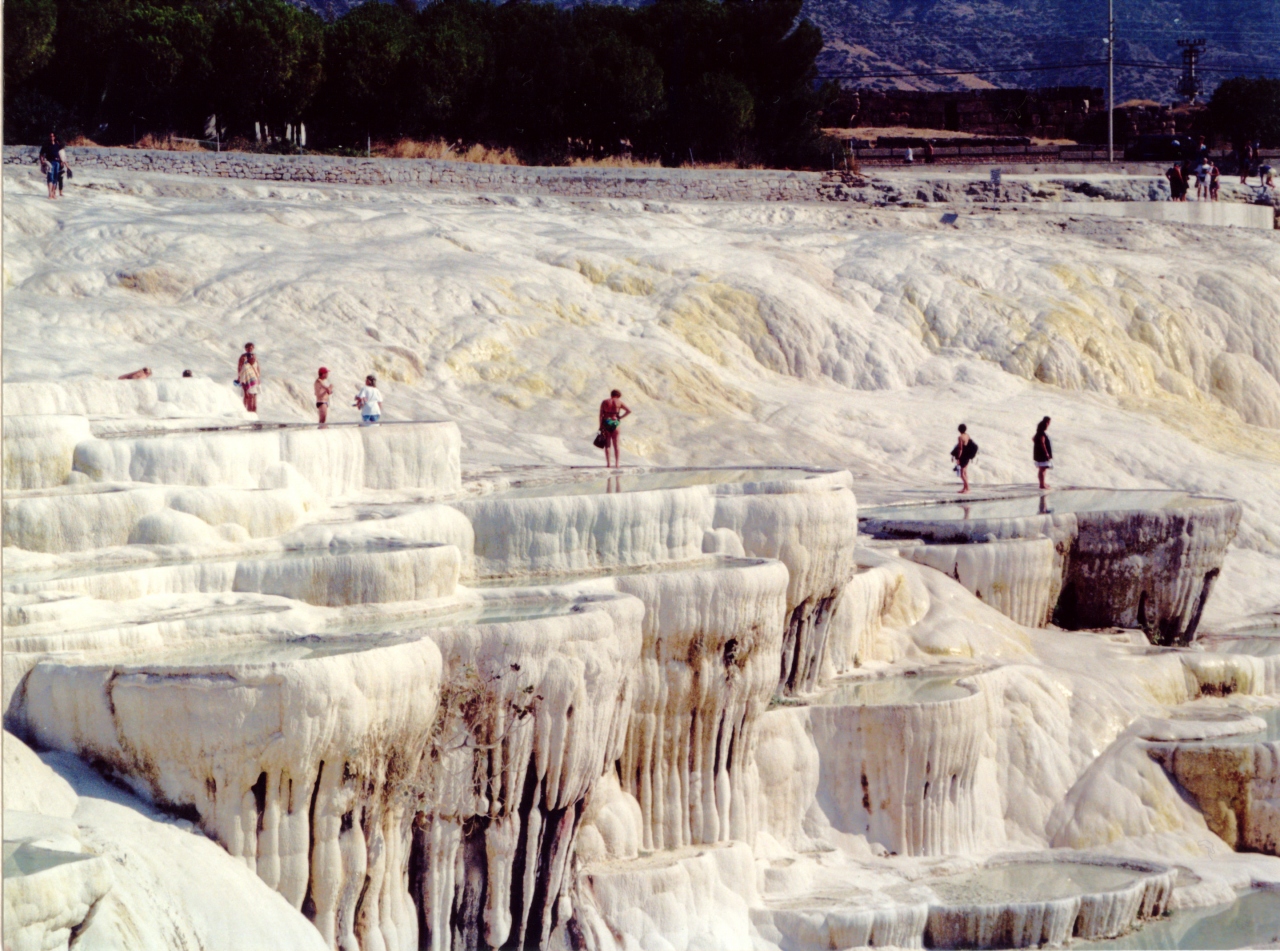 Turky Pamukkale トルコ パムッカレ遺跡 の白い棚田でババン バ バン バン バン パムッカレ トルコ の旅行記 ブログ By 北風さん フォートラベル Turky Pamukkale トルコ パムッカレ遺跡 の白い棚田でババン バ バン バン バン パムッカレ トルコ の旅行記 ブログ By 北風さん フォートラベル