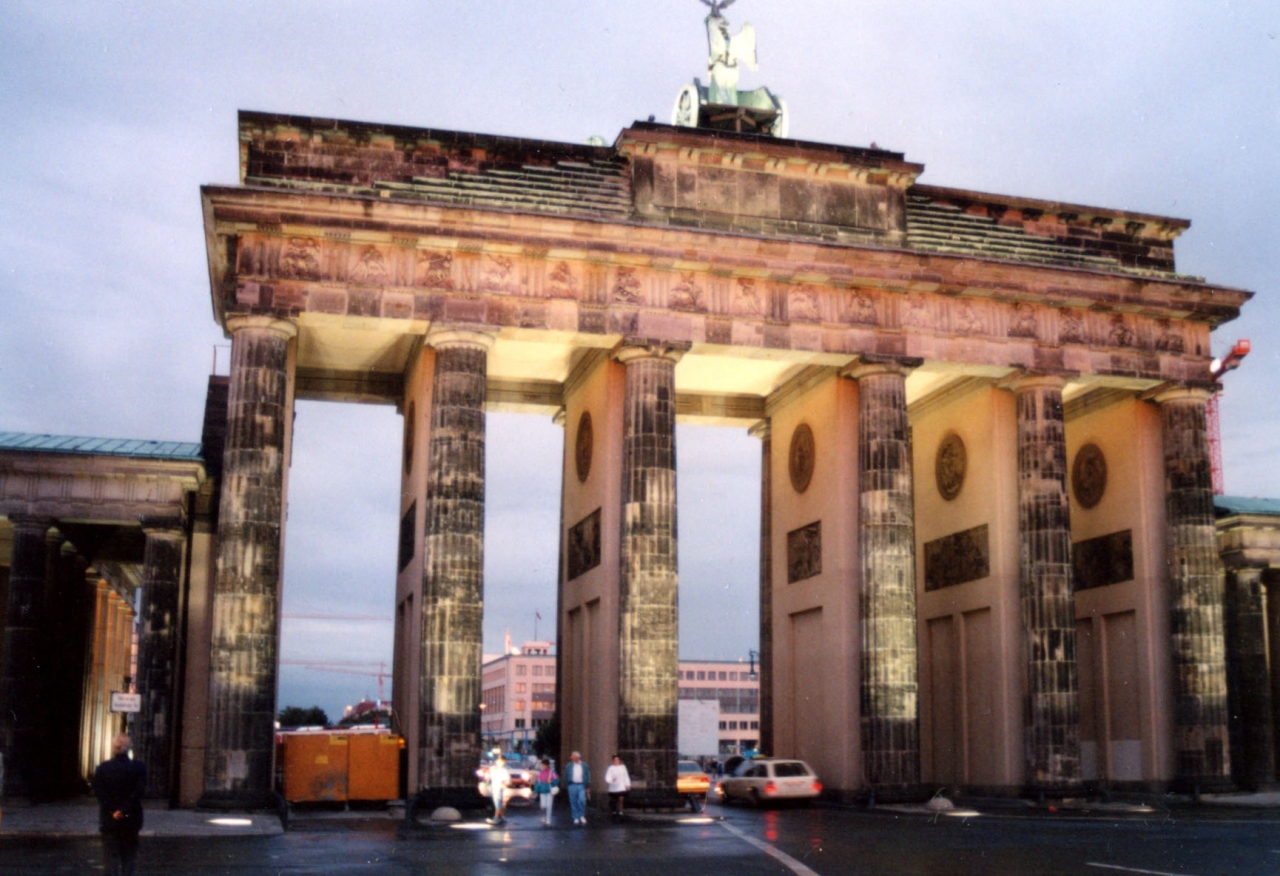GERMANY/BERLIN(ドイツ・ベルリン)のチェック・ポイント・チャーリーにて